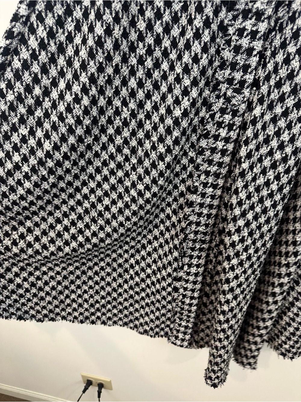 Zara Black and White Houndstooth A-Line Midi Skirt Button Front Size Medium - Picture 4 of 7